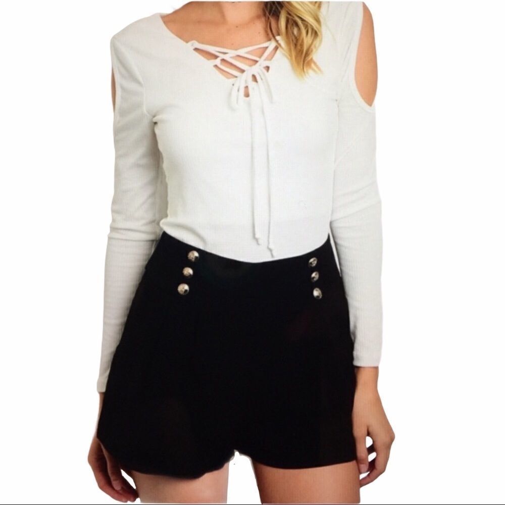 Black Shorts Button Accent Front Side Pockets NWT - Picture 1 of 4